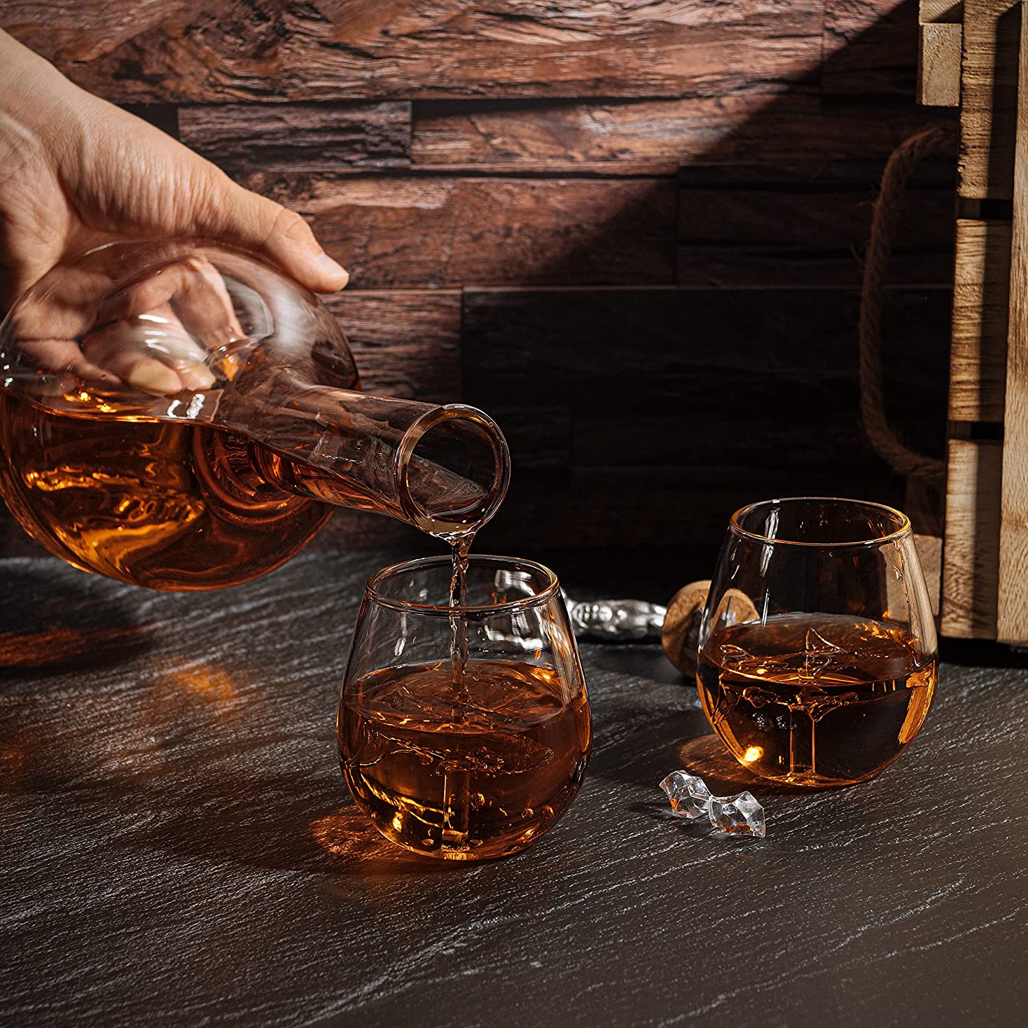 Shark Wine & Whiskey Decanter & Glasses Set - 1000ml